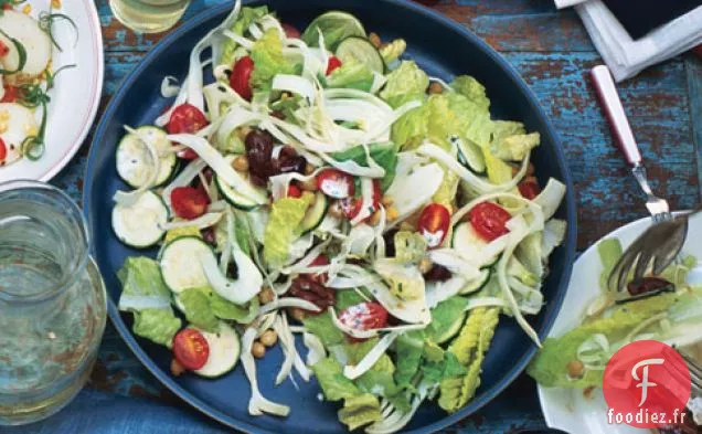 Salade En Couches Avec Vinaigrette À L'Ail Rôti