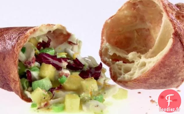 Popovers Farcis de Salade Hachée de Crabe, Avocat et Mangue