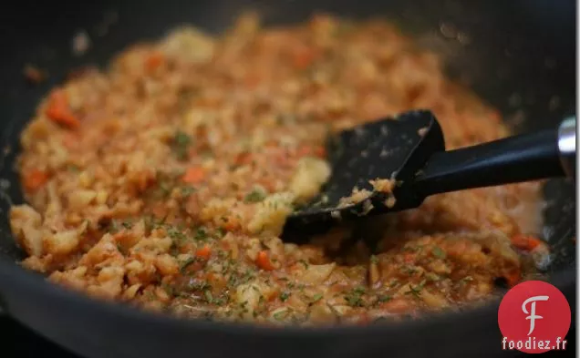 Ragoût De Pommes De Terre, Pois Chiches Et Carottes Sur Du Pain Grillé Ezekiel