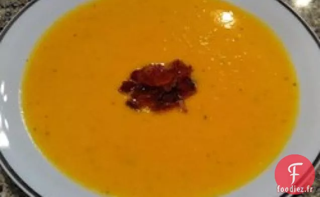 Bisque de Courge Musquée Rôtie et Patate Douce au Bacon de Pommier Fumé