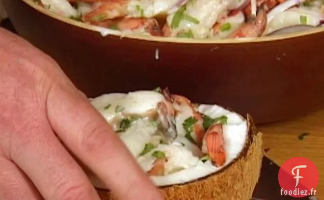 Ceviche de Crevettes Servi aux Noix de Coco