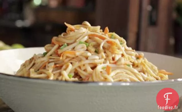 Salade de Nouilles Soba aux Arachides