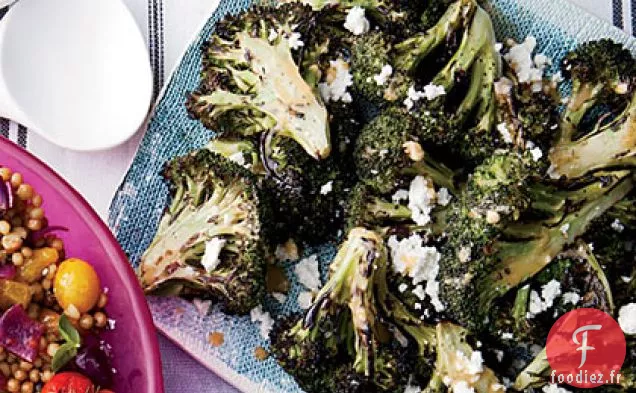 Brocoli Grillé au Beurre Chipotle-Citron Vert et Fresque Queso