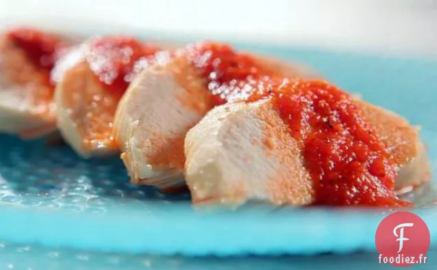 Poitrine de Poulet Pochée avec Sauce au Poivre Rôti