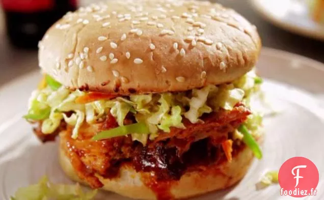 Sandwich au Porc Effiloché Coréen avec Salade de Chou Asiatique