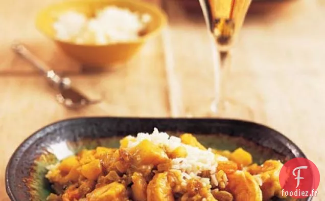Curry de Crevettes et Pommes aux Raisins Secs Dorés
