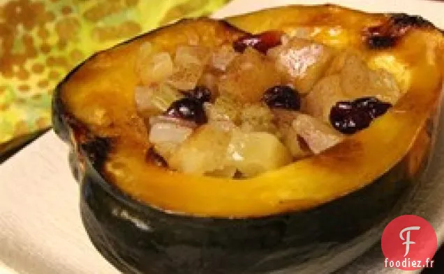 Courge de Gland Cuite au Four avec Farce aux Pommes