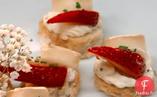 Brie aux Fraises sur Crostini Brioché