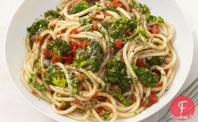 Pâtes Au Brocoli Rôti et Sauce Tomate aux Amandes