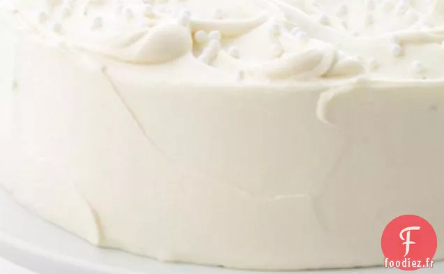 Gâteau Aux Amandes Avec Glaçage Au Chocolat Blanc