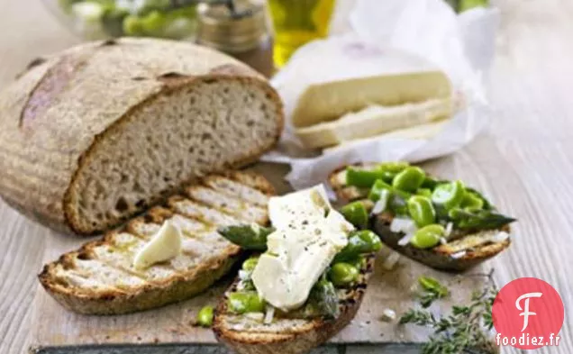 Toast de Reblochon, Fèves et Asperges