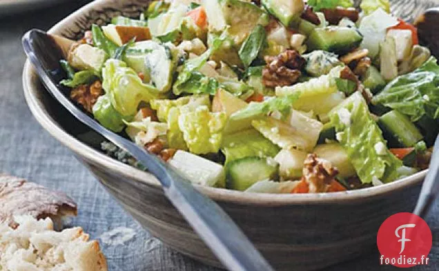 Salade Hachée avec Vinaigrette au Fromage Bleu