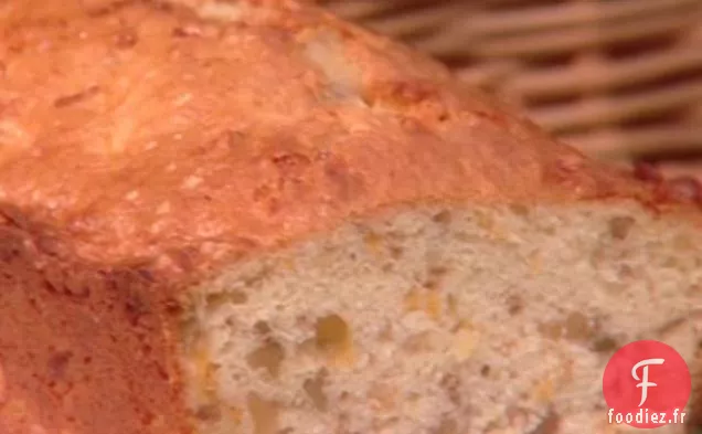 Gâteau Aux Bananes Et Noix Avec Glaçage Au Fromage À La Crème