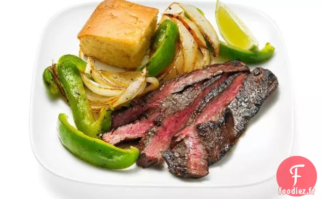 Steak Frotté au Café Avec Poivrons et Oignons
