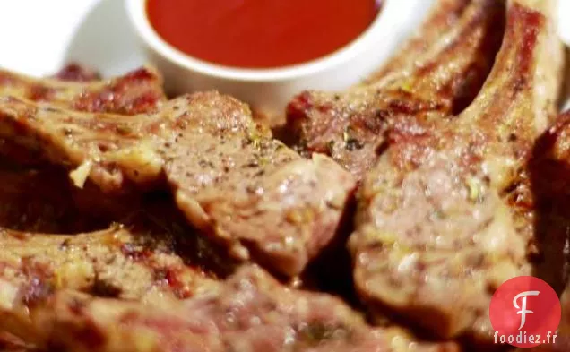 Côtelettes d'Agneau aux Herbes avec Sauce BBQ Maison