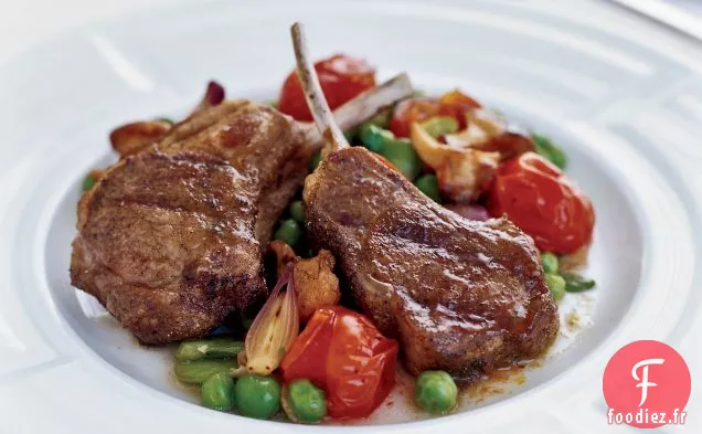 Côtelettes d'Agneau Épicées Grillées avec Ragoût de Légumes