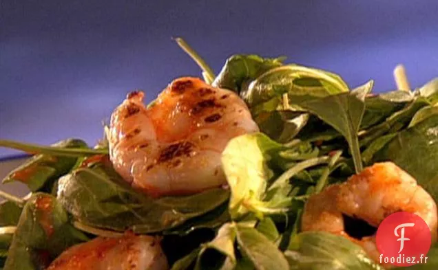 Salade de Roquette aux Crevettes Poêlées et Vinaigrette au Poivron Rouge Rôti