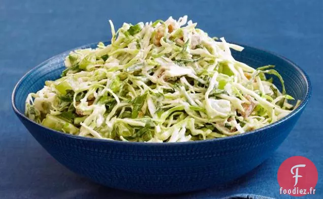 Salade de Chou Crémeuse Aux Raisins et aux Noix