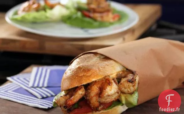 Shrimp Po ' Boy avec un Tireur d'huîtres sur le côté