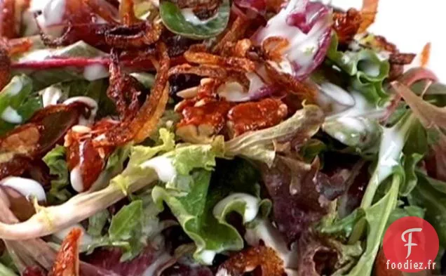 Salade Printanière avec Vinaigrette Crémeuse au Fromage de Chèvre