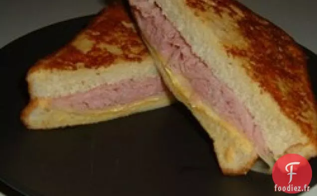 Le Sandwich au Fromage Grillé Glorifié de Tante Bev
