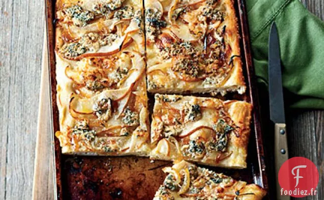 Focaccia aux Oignons Caramélisés, Poire et Fromage Bleu
