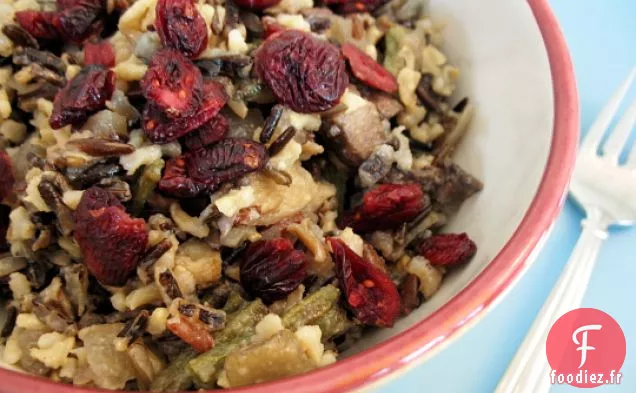 Salade De Riz Sauvage Aux Haricots Verts Rôtis Et Aux Canneberges Séchées