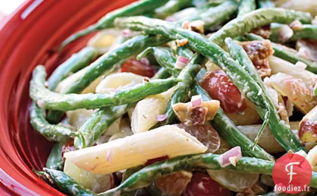 Mélange de Haricots Verts, de Raisins et de Pâtes