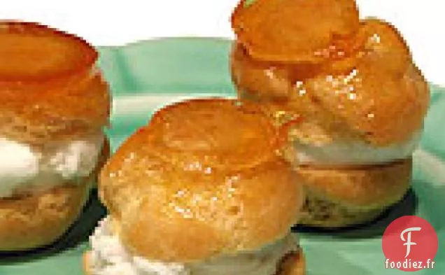 Choux à la Crème Garnis de Caramel