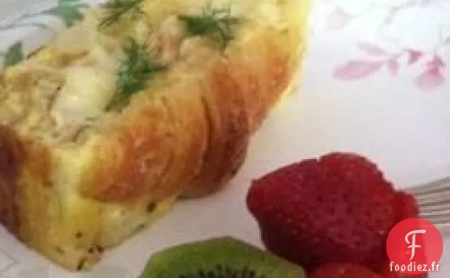 Casserole de Petit-déjeuner au Croissant et au Saumon