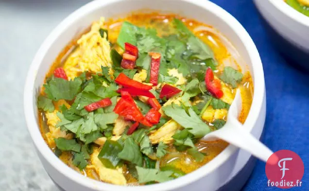 Soupe au Poulet au Curry et à la Noix De Coco