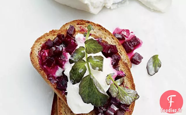 Toasts Glacés à la Betterave et à la Burrata