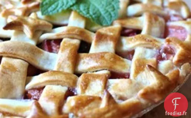 Tarte à la Fraise, aux Raisins Et à la Rhubarbe