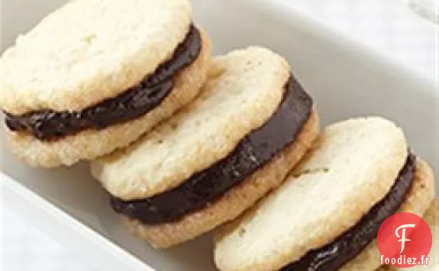 Biscuits Sandwich au Fromage à la Crème Fourrés au Chocolat Noir