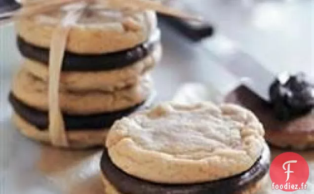 Biscuits Irrésistibles au Beurre de Cacahuète Fourrés au Fudge