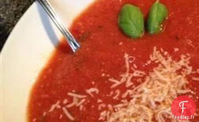 Soupe de Tomates au Basilic Au Parmesan