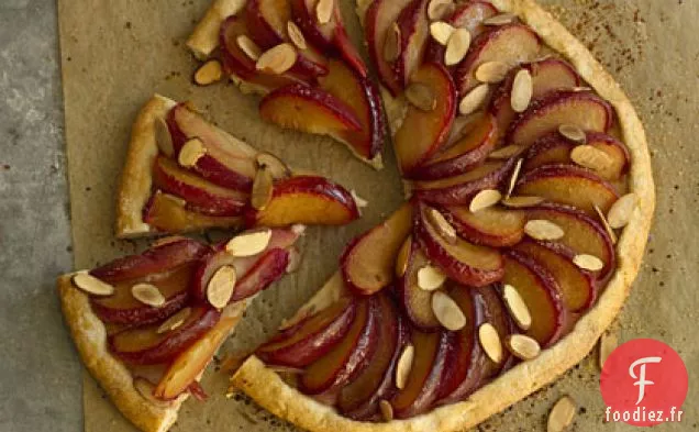 Tarte Rustique aux Prunes et Amandes