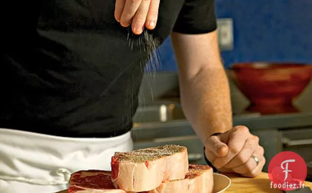 Steaks Grillés À La Sauce Au Raifort