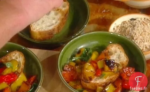 Ragoût de poivrons avec Pain grillé: Peperonata con Bruschetta