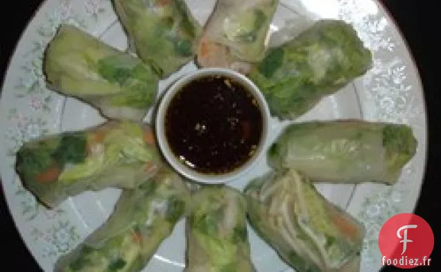 Rouleaux De Printemps Frais Avec Sauce Thaïlandaise