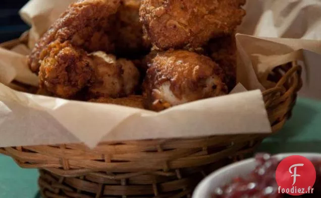 Poulet frit dans un panier