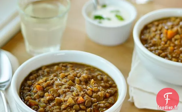 Soupe De Lentilles À La Crème De Yaourt Au Citron