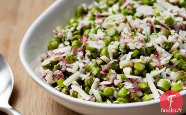 Salade d'Asperges, Pecorino et Oignons Rouges