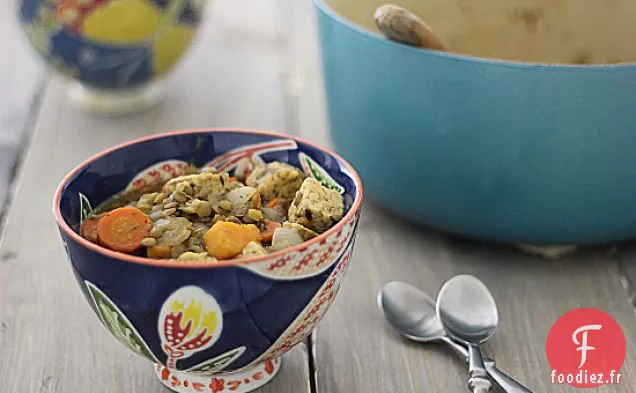 Ragoût Irlandais Végétarien Avec Patates Douces Et Tempeh