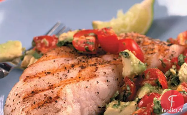 Flétan grillé avec Salsa Tomate-Avocat