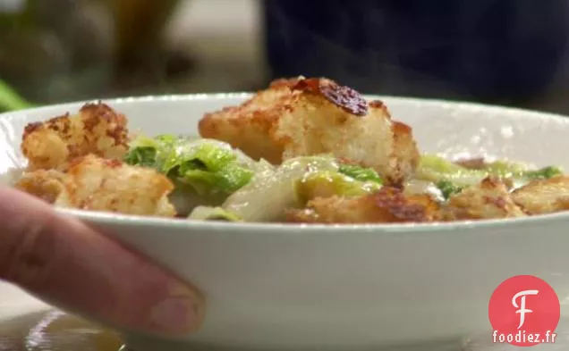 Soupe d'Escarole aux Croûtons César