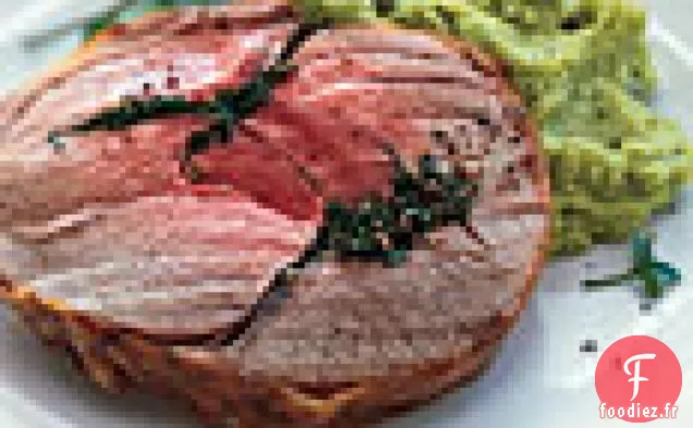 Gigot d'Agneau Rôti à la Menthe, à l'Ail et à la Purée de Haricots de Lima