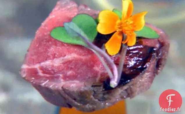 Filet de Bœuf au Bourbon avec Micro-Légumes Verts