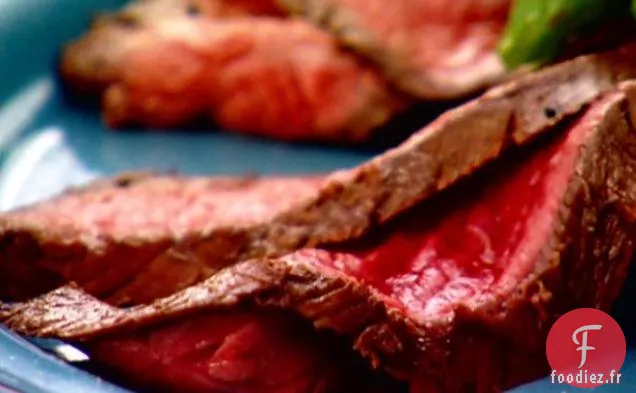 Steak de Flanc Mariné au Citron Vert avec Salade d'Herbes