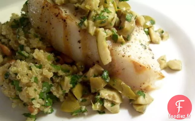 Flétan Grillé Avec Relish d'Olive Verte et Quinoa Au Citron Épicé